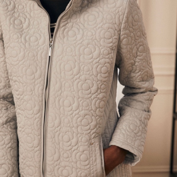 Weatherproof - Hooded Floral Quilted Coat size medium - grey (1) - Picture 1 of 4